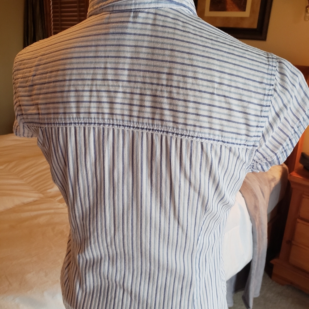 Abercrombie and Fitch button up shirt sz med - Picture 3 of 5